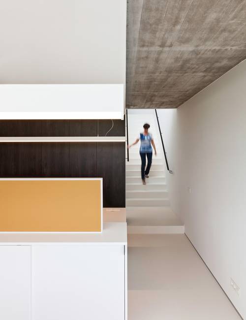 Boekhoudkantoor gietvloer kleuren geel zwart 9