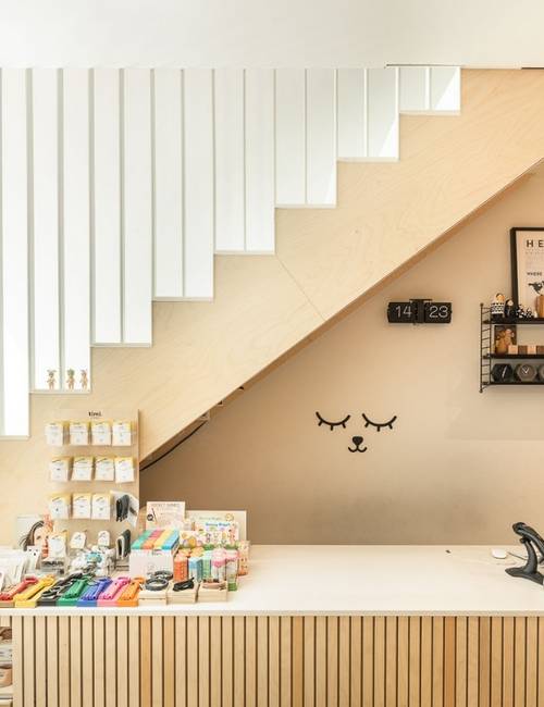 Liquidfloors Mellow pu gietvloer trap in winkelruimte Oostende