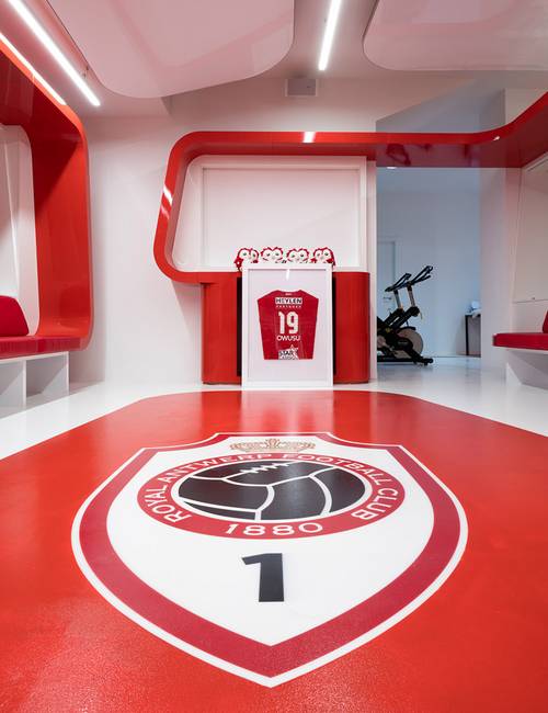 sols coulés ghelamco fc antwerp foot vestiaire