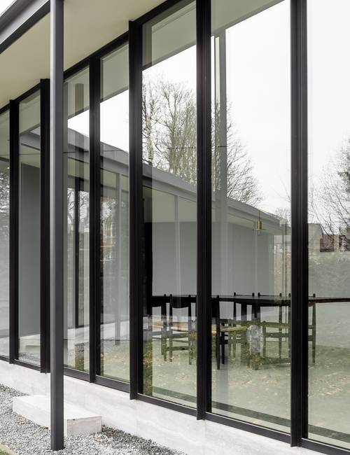 exterior view of dining room with Socrete cast floor