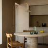kitchen coastal flat with Socrete floor