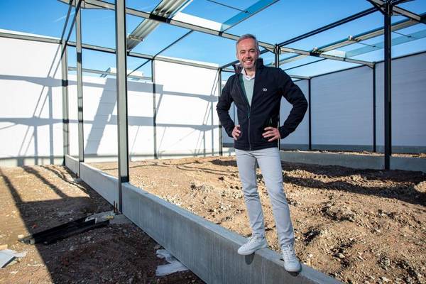 Miguel Garcia bij opstart bouw Park Apart