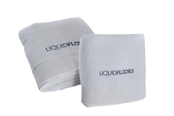 Handdoekenset wit, voorzien van Liquidfloors logo