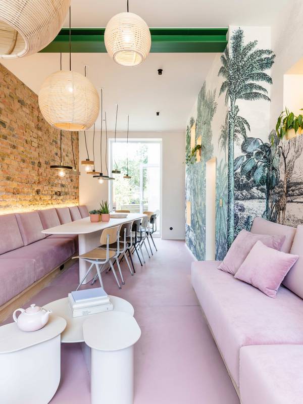 Dining area Villa Louis Ostend Socrete cast floor