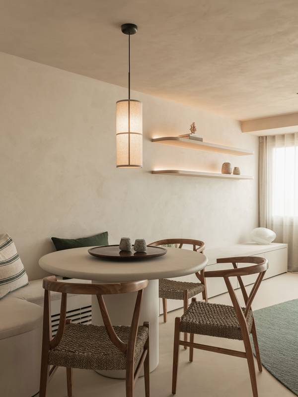 Sitting area in coastal flat with Socrete floor
