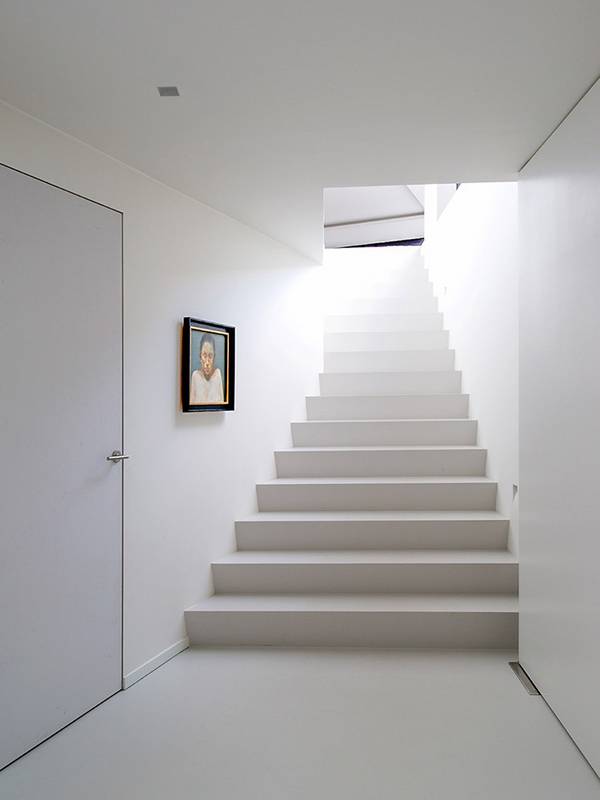 Liquid mellow Jaumot staircase