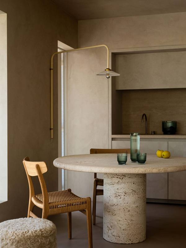 kitchen coastal flat with Socrete floor
