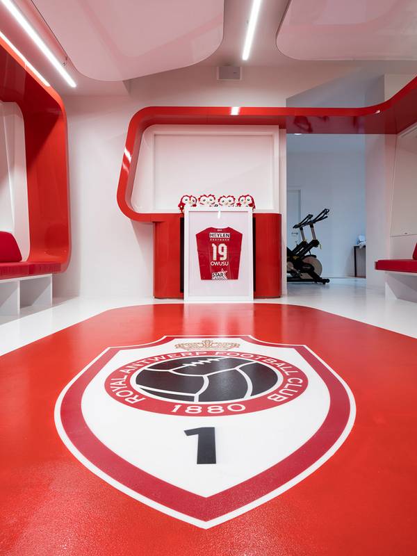 Cast floor ghelamco fc antwerp football