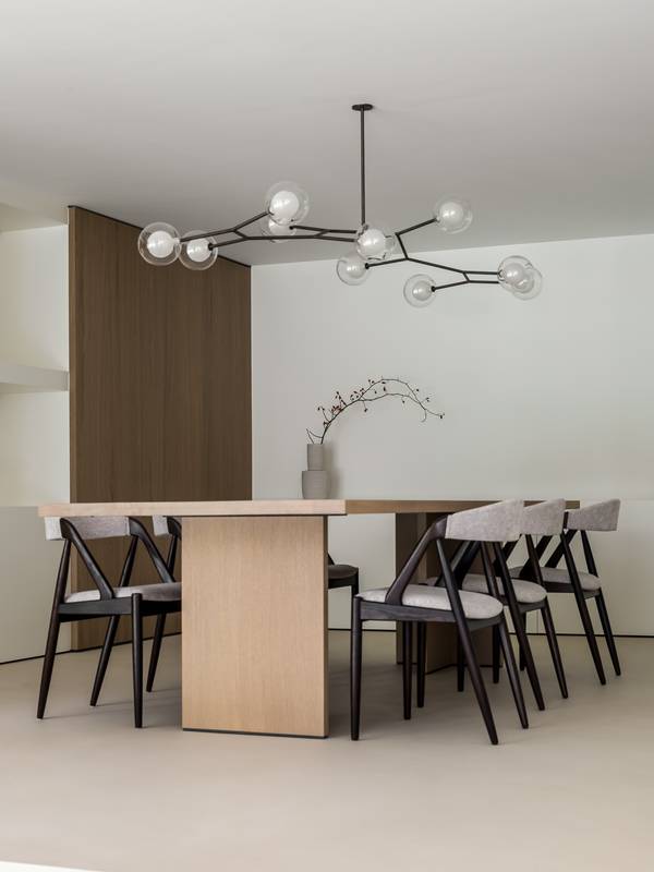 Dining room HB Residence by Studio Leeman with Socrete cast floor