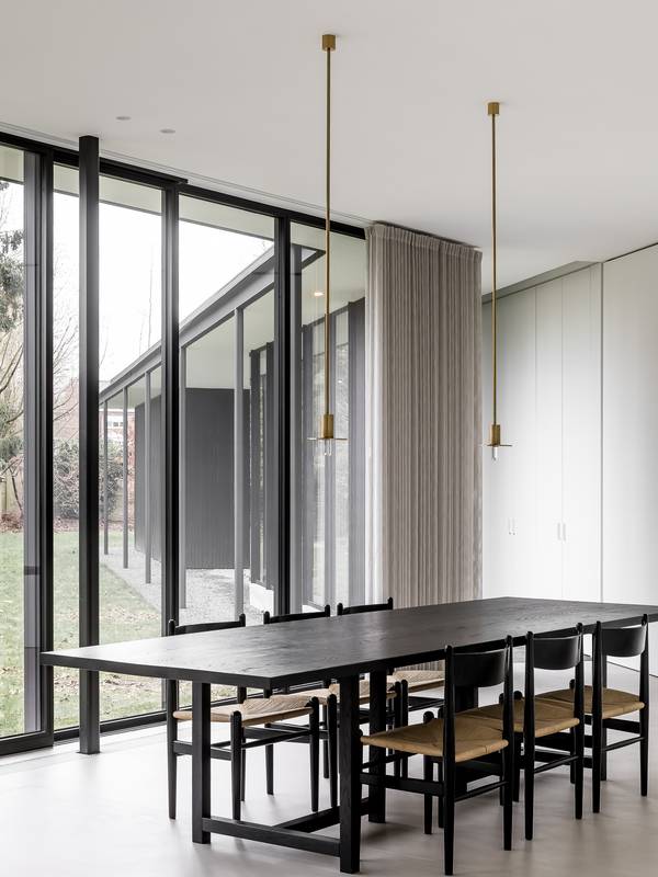dining room with Socrete cast floor